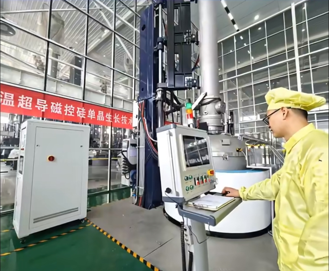 高温超导磁控硅单晶生长技术通过专业鉴定-江西联创超导